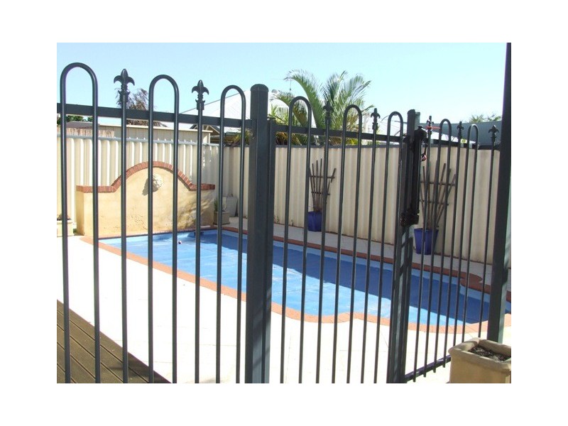 2 Kirkham Lane, Carramar WA 6031