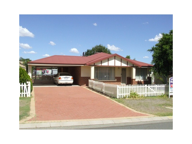 12 Camelot Grove, Carramar WA 6031