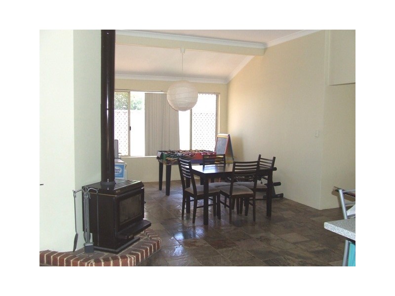 12 Camelot Grove, Carramar WA 6031