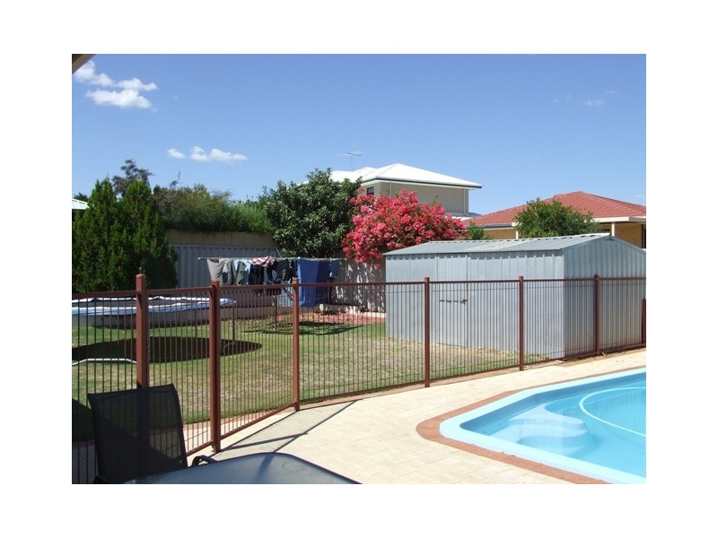 12 Camelot Grove, Carramar WA 6031