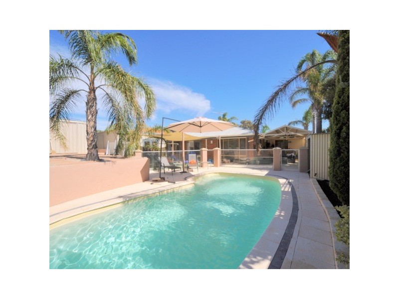 4 Shinners Green, Clarkson WA 6030