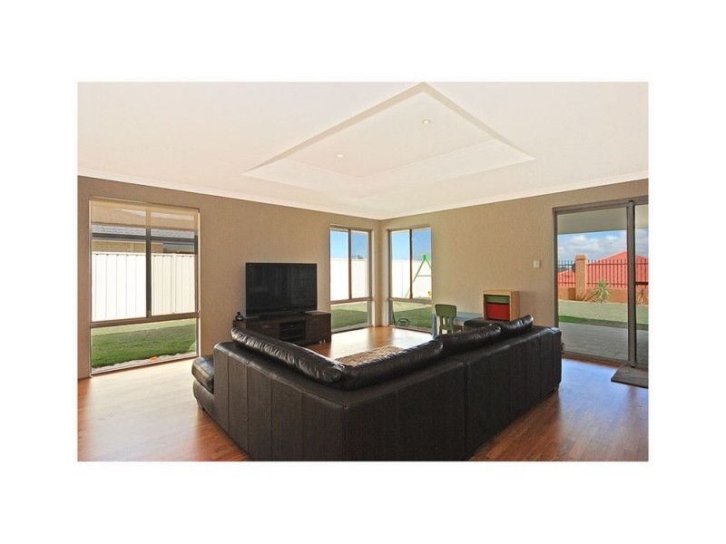 20 Cyandra Loop, Banksia Grove WA 6031