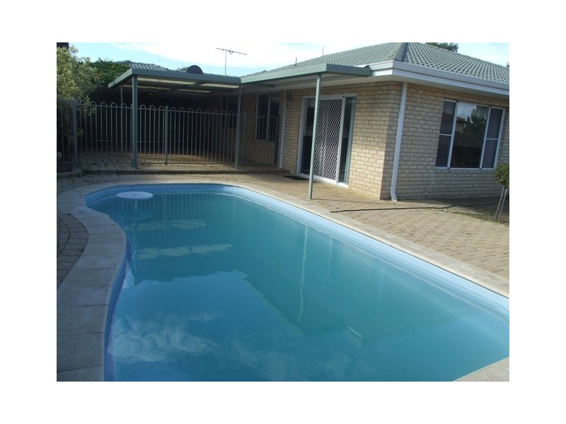 1 Lauder Place, Kinross WA 6028