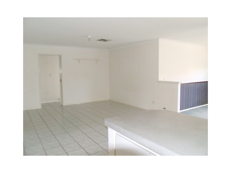 1 Lauder Place, Kinross WA 6028