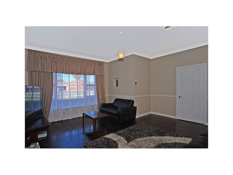 15 Martin Avenue, Rivervale WA 6103