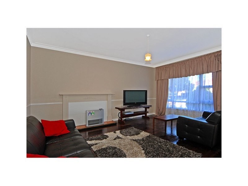 15 Martin Avenue, Rivervale WA 6103