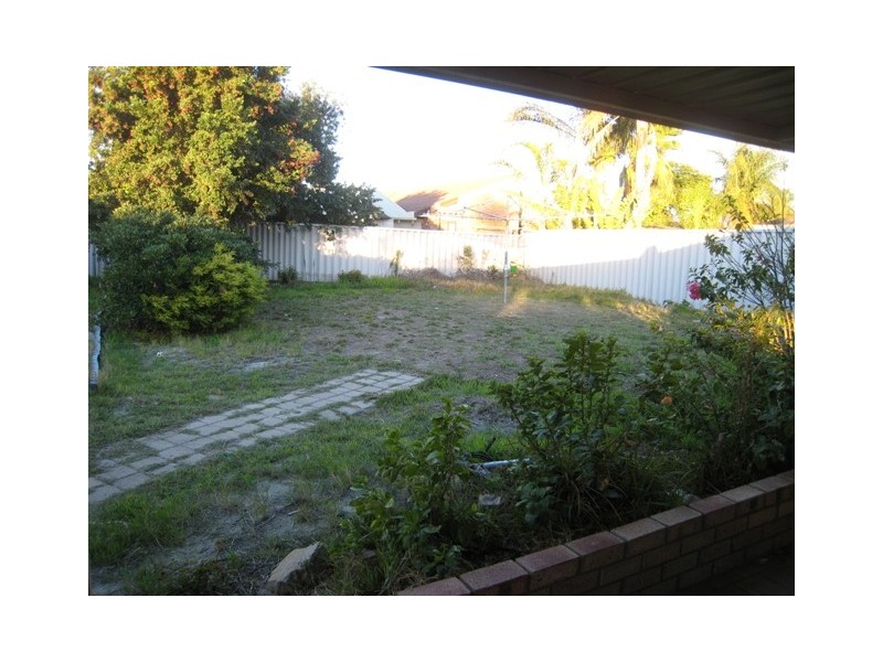 16 Le Grand, Marangaroo WA 6064