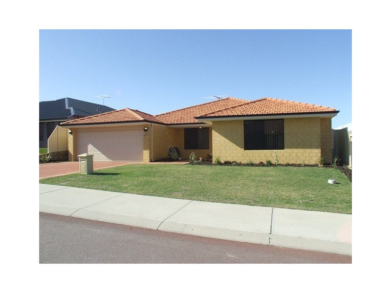 27 Lynella Cct, Banksia Grove WA 6031