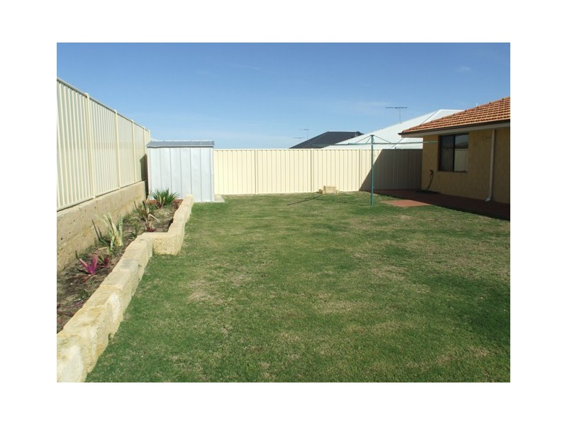 27 Lynella Cct, Banksia Grove WA 6031