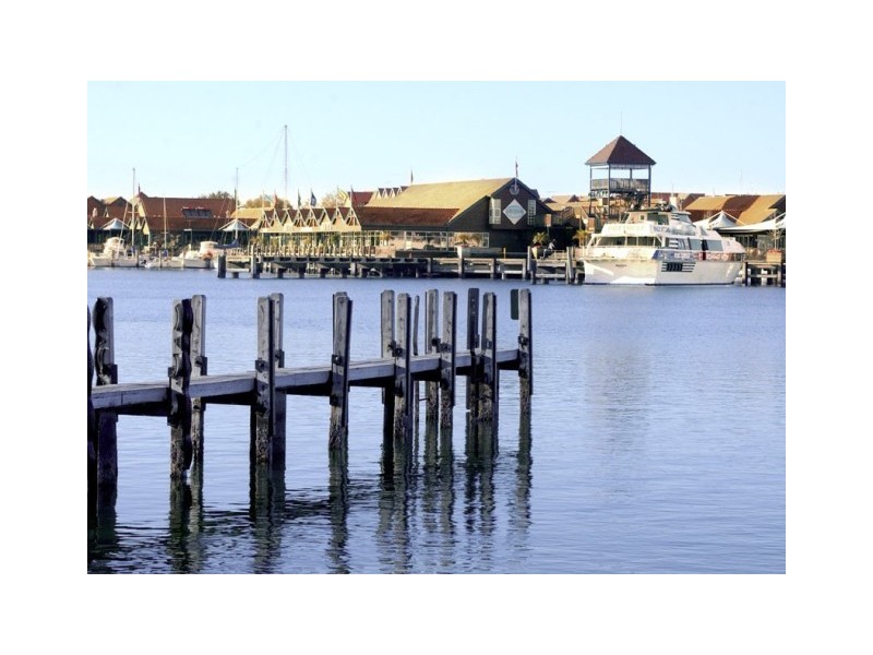 111 Flinders Avenue, Hillarys WA 6025