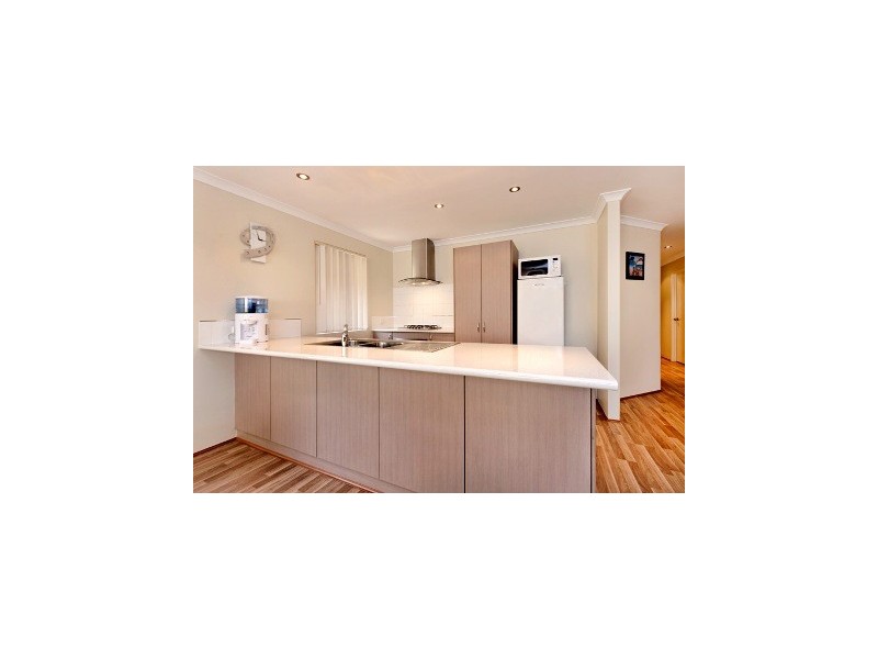 8 Hollywood Heights, Clarkson WA 6030