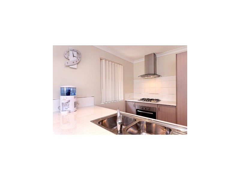 8 Hollywood Heights, Clarkson WA 6030