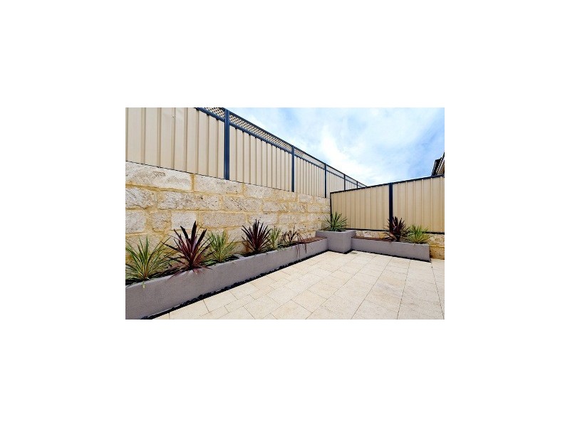 8 Hollywood Heights, Clarkson WA 6030