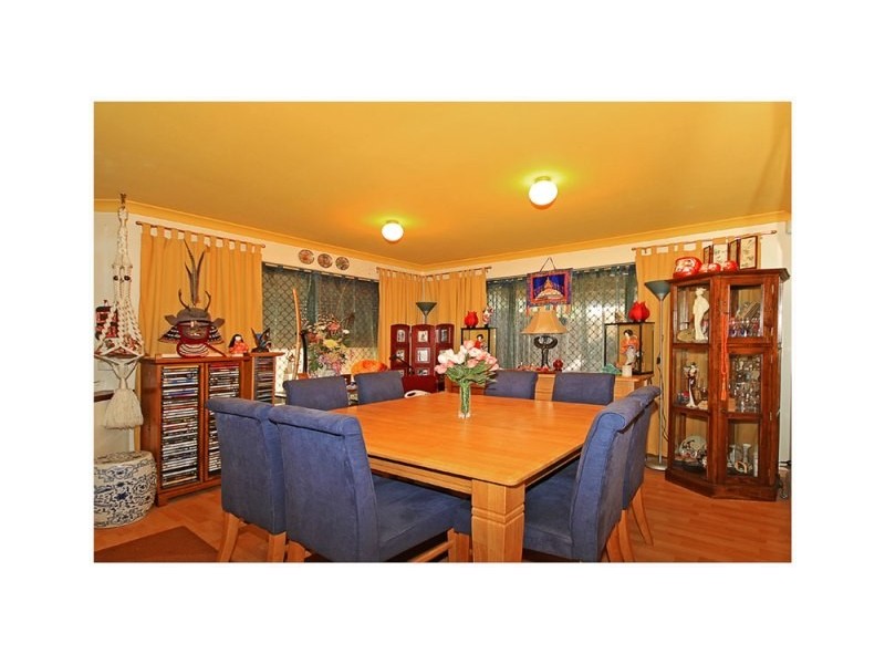 8 Amberton, Girrawheen WA 6064