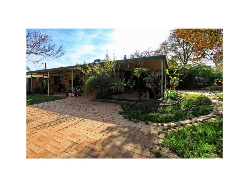 8 Amberton, Girrawheen WA 6064