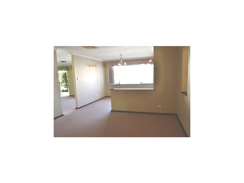 38 Tahlee Retreat, Carramar WA 6031