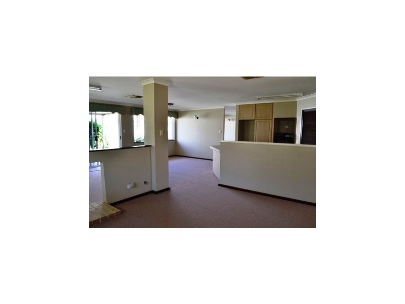 38 Tahlee Retreat, Carramar WA 6031