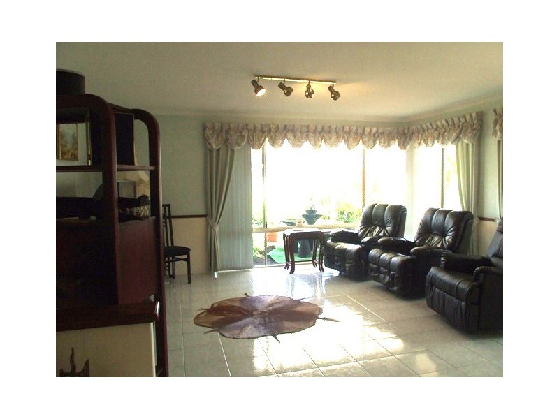 14 Balladong Loop, Carramar WA 6031