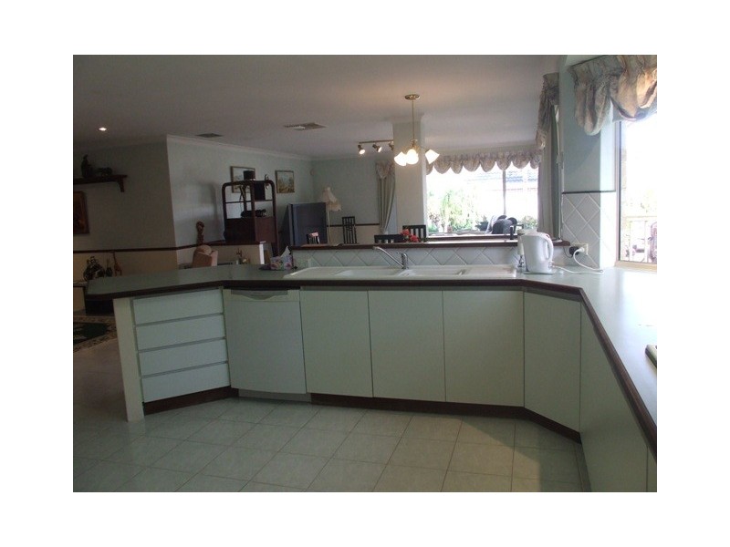 14 Balladong Loop, Carramar WA 6031