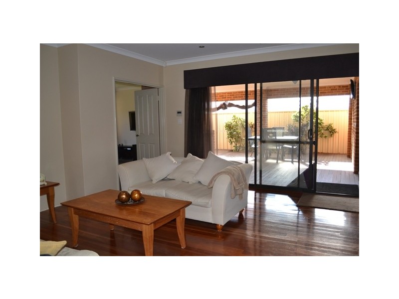 16 Hewlett Turn, Tapping WA 6065