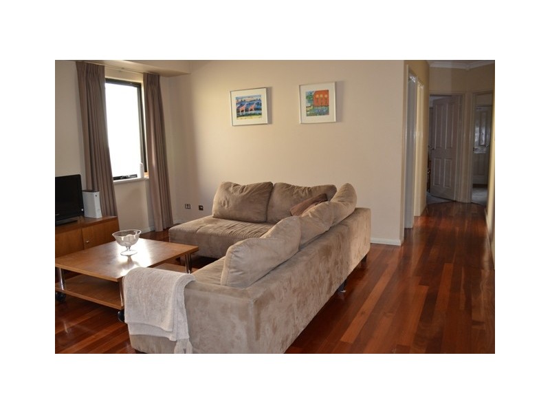 16 Hewlett Turn, Tapping WA 6065