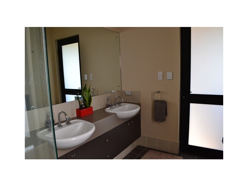 16 Hewlett Turn, Tapping WA 6065