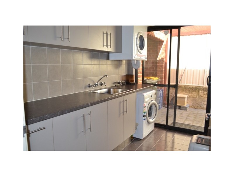 16 Hewlett Turn, Tapping WA 6065