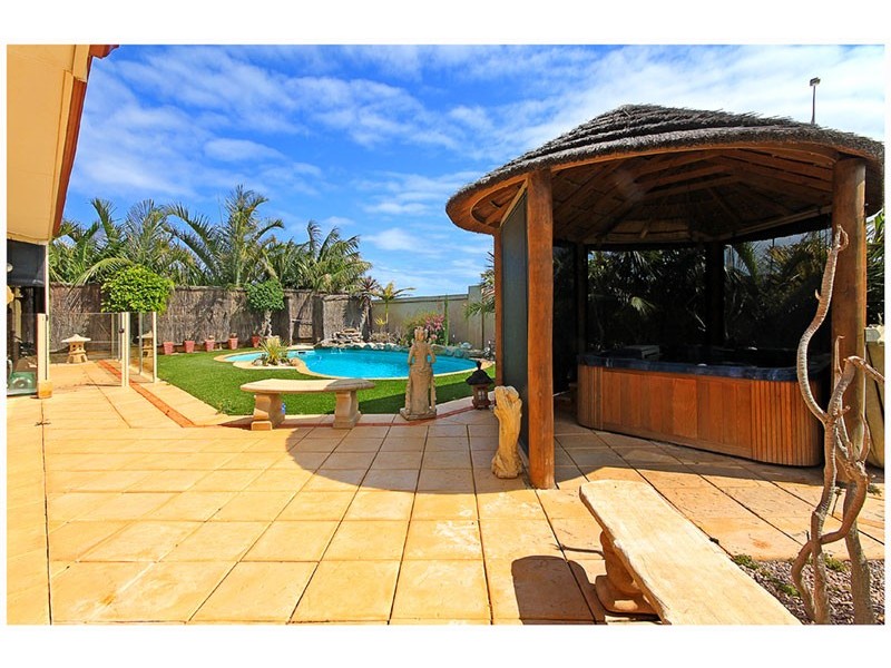 33 Galveston Loop, Iluka WA 6028