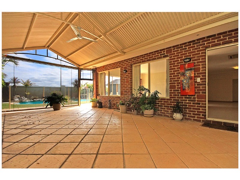 33 Galveston Loop, Iluka WA 6028