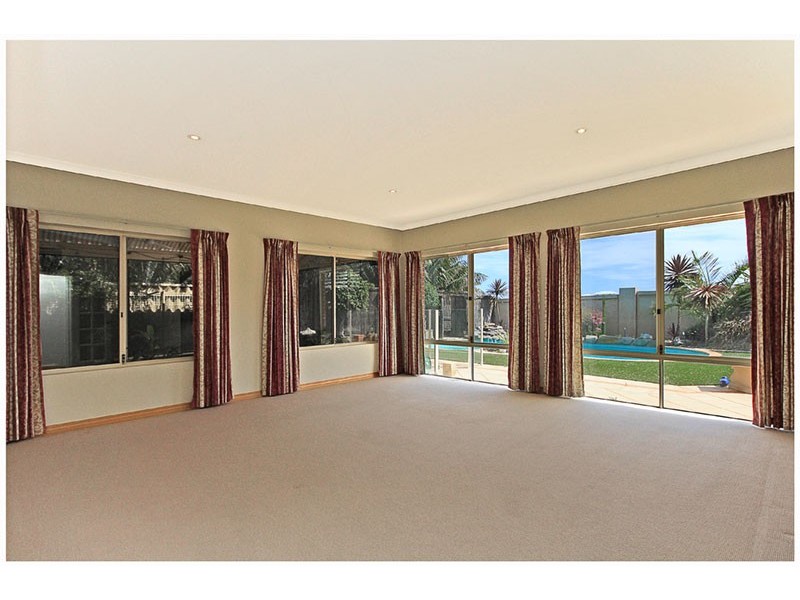 33 Galveston Loop, Iluka WA 6028