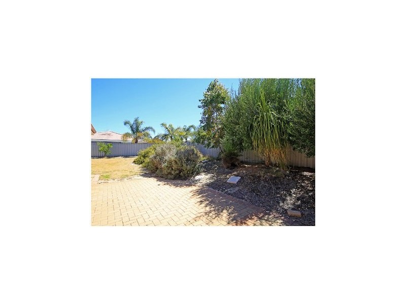 19 Ollera Meander, Carramar WA 6031