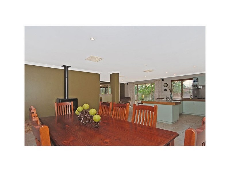 1 Shannon Close, Woodvale WA 6026