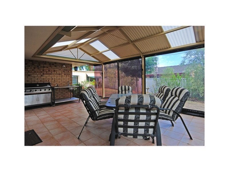 1 Shannon Close, Woodvale WA 6026