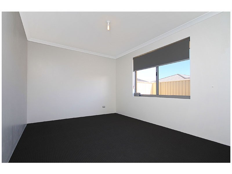 5 Collanda Cct, Carramar WA 6031