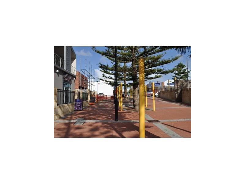 2/4  Bouvard Walk, Clarkson WA 6030