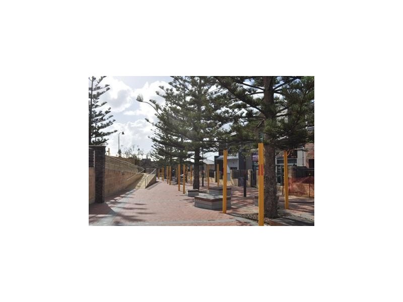 2/4  Bouvard Walk, Clarkson WA 6030