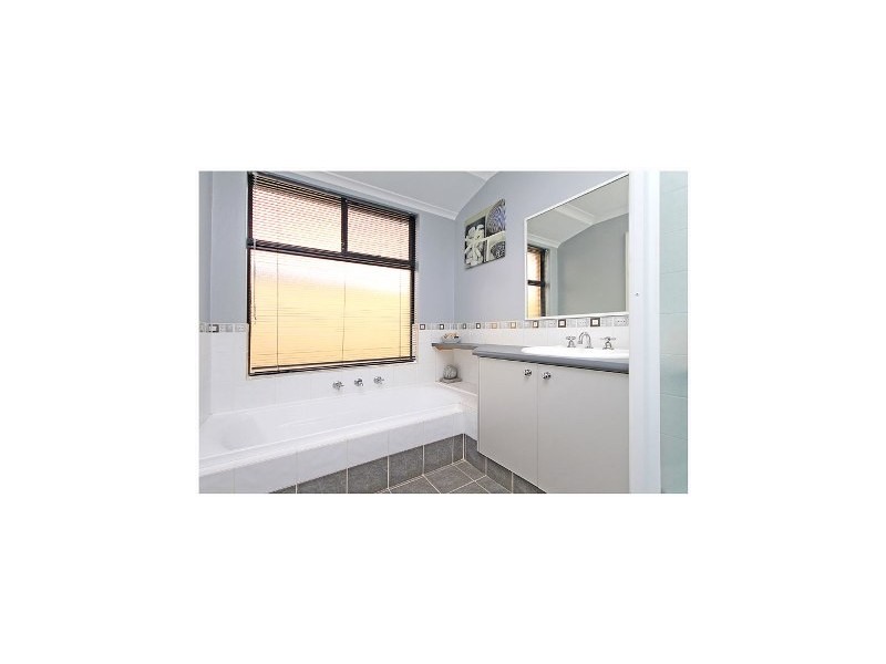 7 Colby Court, Tapping WA 6065