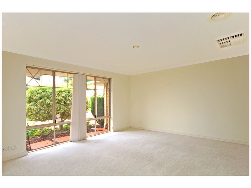 7 Balladong Loop, Carramar WA 6031
