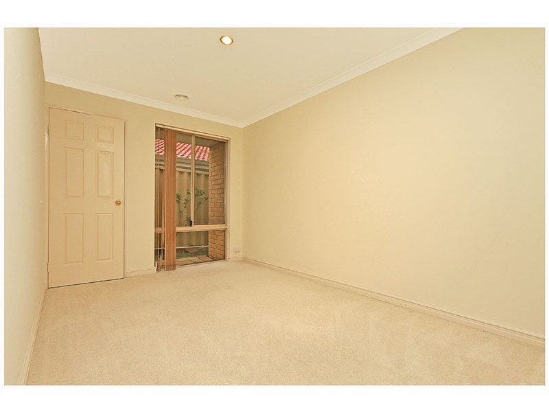 7 Balladong Loop, Carramar WA 6031