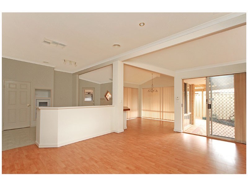 7 Balladong Loop, Carramar WA 6031