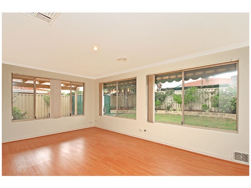 7 Balladong Loop, Carramar WA 6031