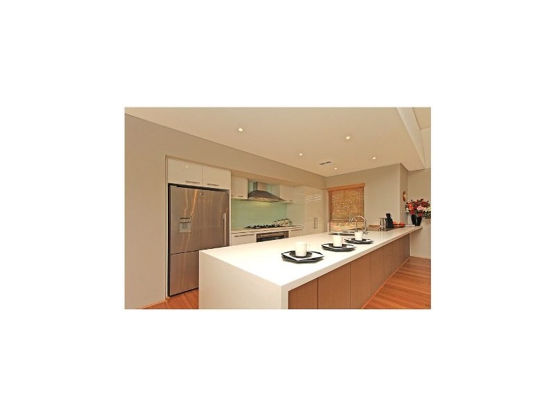 2 Oyster Lane, Yanchep WA 6035