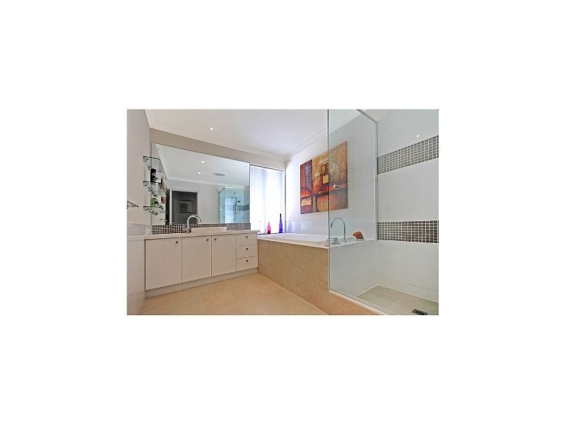 2 Oyster Lane, Yanchep WA 6035