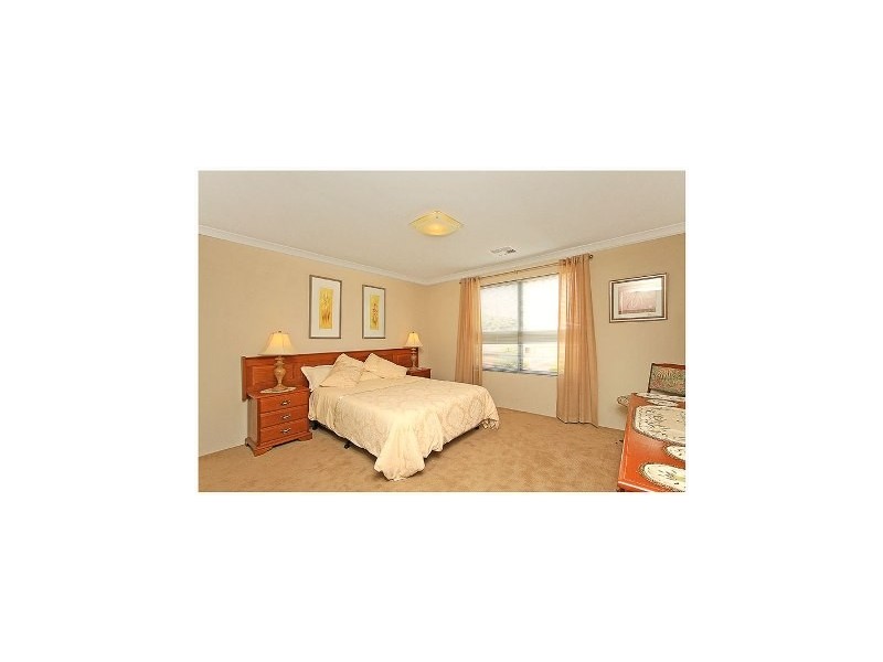 2 Oyster Lane, Yanchep WA 6035