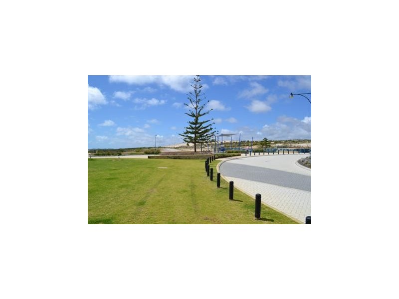 21 Seabird Bend, Jindalee WA 6036