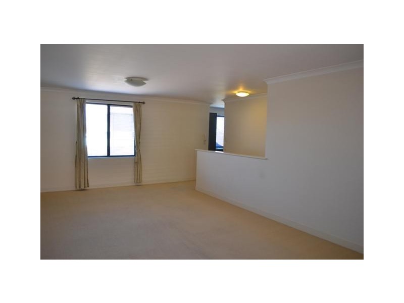 1/176 Lakeside Drive, Joondalup WA 6027