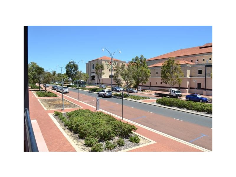 1/176 Lakeside Drive, Joondalup WA 6027