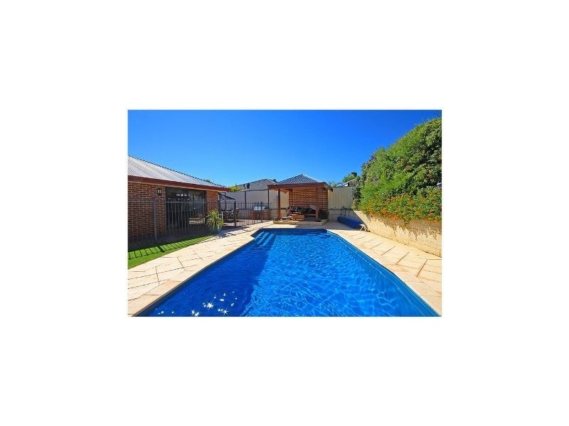 15 Gunn Pass, Kinross WA 6028