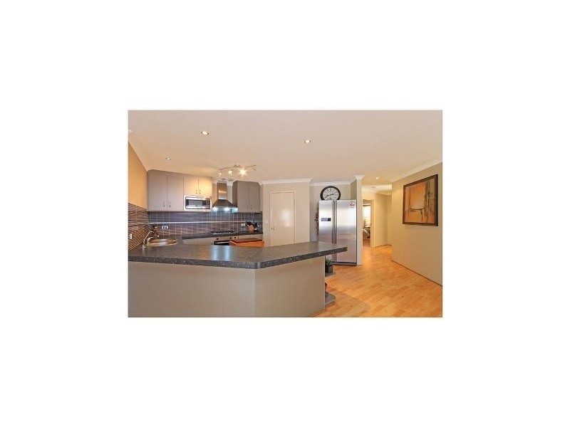 15 Gunn Pass, Kinross WA 6028