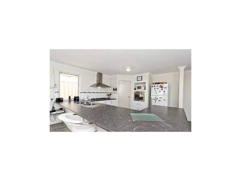 9 Duyfken Road, Jindalee WA 6036